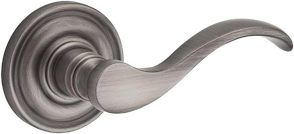 Trinco de reserva com curva de privacidade Baldwin PVCURTRR152 com rosa redonda tradicional em acabamento mate de níquel antigo.