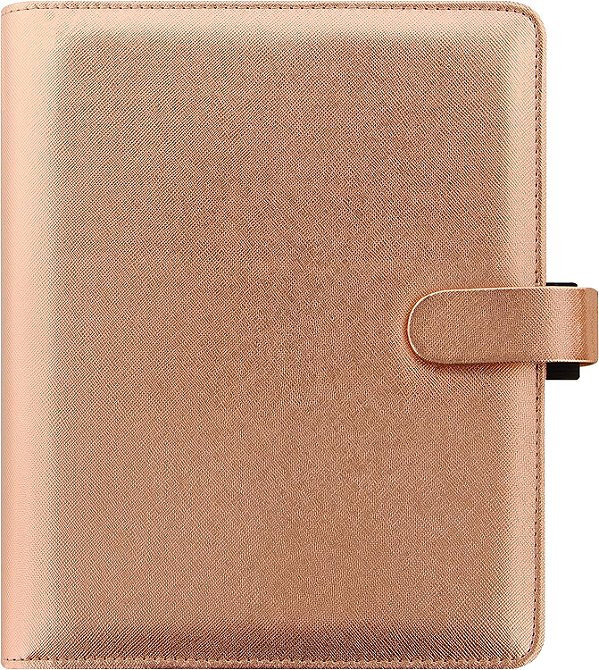 Organizador Filofax Saffiano Metallic, Tamanho A5, Rosa Dourado - Capa com Acabamento Metálico Brilhante, Seis Argolas, Agenda Semanal Multilíngue, 2024 (C022572-24)