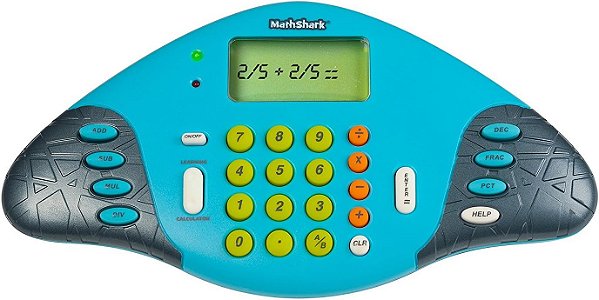 Jogo Eletrônico de Matemática MathShark da Educational Insights para Crianças de 6 anos ou mais, Adição, Subtração, Multiplicação & Divisão, Frações e Mais, Material para Sala de Aula, Multicolorido.