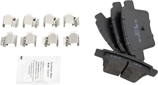 Conjunto de Pastilhas de Freio Semi Metálicas TRQ Traseiras Compatíveis com Freestyle Five Hundred Taurus