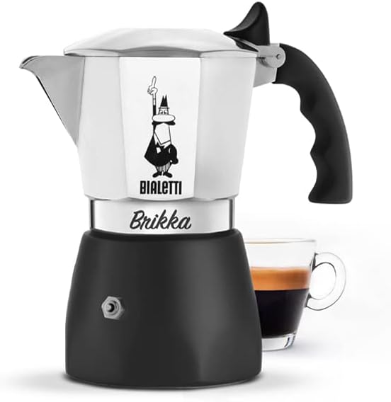 Bialetti - Nova Brikka, Cafeteira Moka, a única cafeteira de fogão capaz de produzir um espresso cremoso, 2 xícaras (3,4 oz), alumínio e preto.