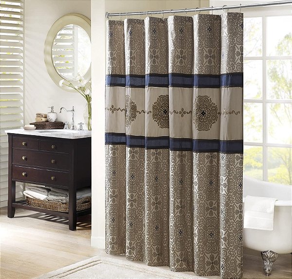 Cortina de chuveiro Madison Park Donovan, design de tecido jacquard bordado, decoração tradicional para banheiro, lavável à máquina, tela de privacidade de tecido, 72x72, azul marinho.