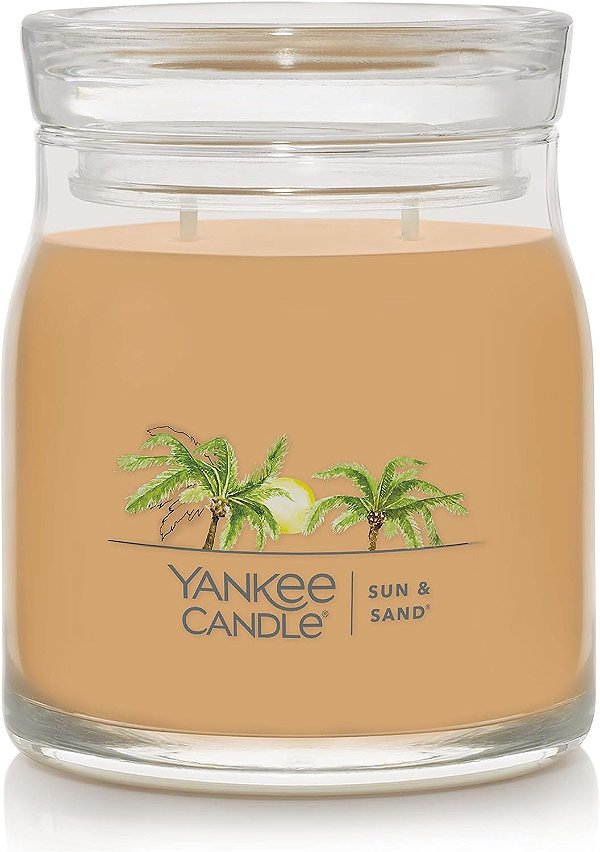 Vela Média de 13oz com Dois Pavios e Fragrância Sun & Sand da Yankee Candle, Mais de 35 Horas de Queima
