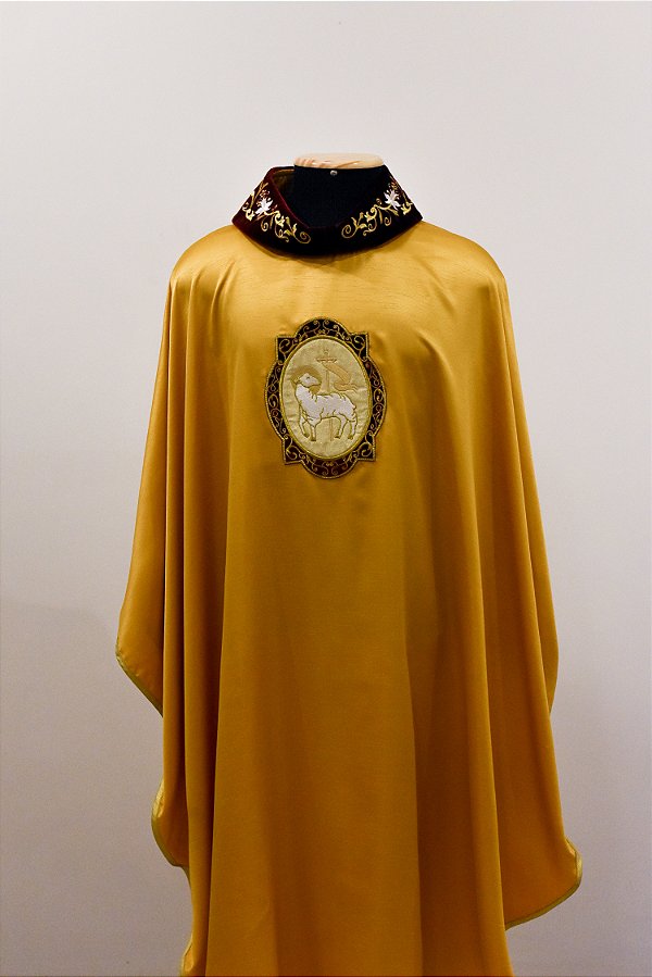 Casula Dourada Lisa Cordeiro