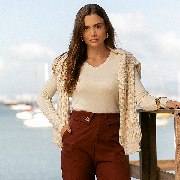 Blusa Tricot Essencial Decote V Feminina