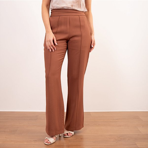 Calça Alfaiataria Reta Com Bolsos E Pregas No Cós Feminina