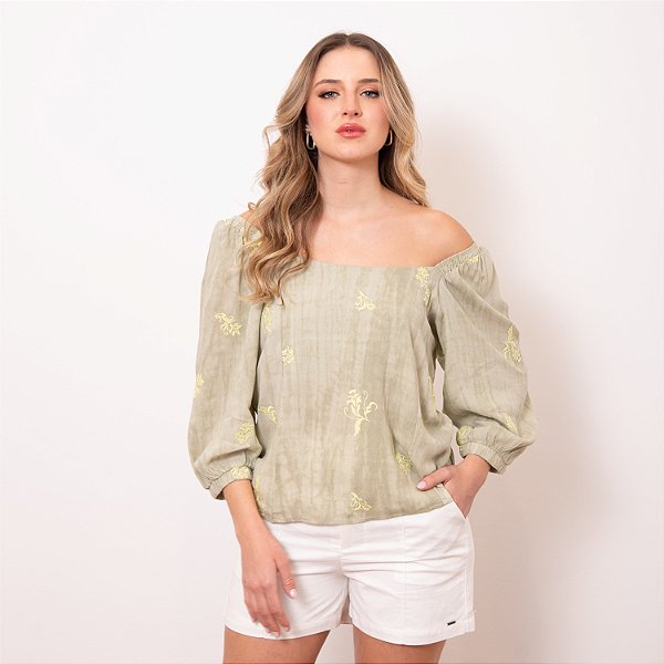 Blusa Bata Bordado Com Elástico Na Manga E Ombro Feminina