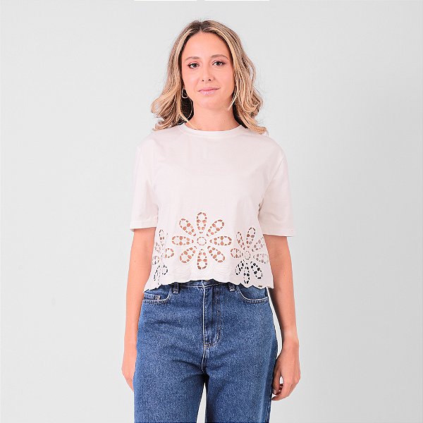 Blusa Manga Curta Com Bordado Frontal Feminina