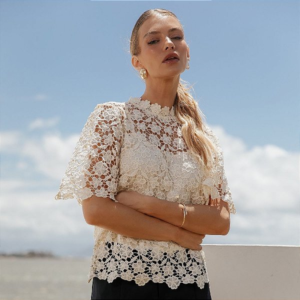 Blusa Renda Com Manga E Gola Feminina