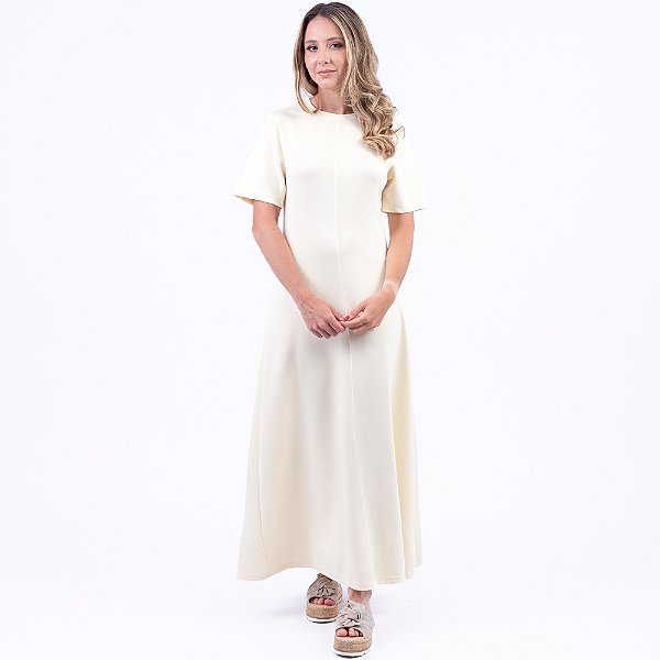 Vestido Longo com Manga Curta e Detalhes de Nervura