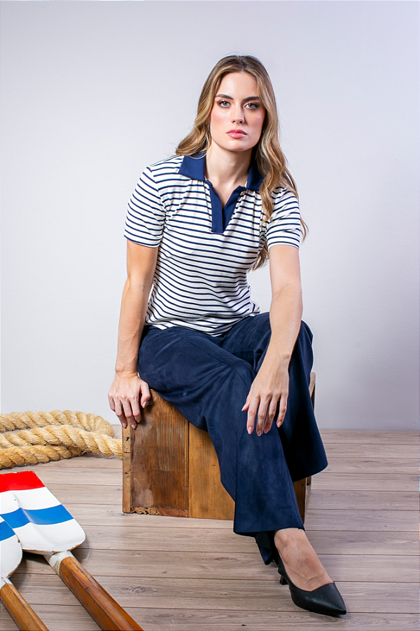 Calça Alfaiataria Feminina em Suede com Nervura Frontal