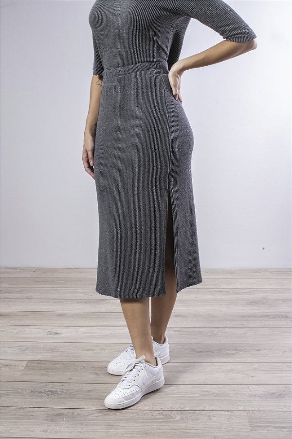 Saia Midi Textura Ondulada com Fenda Lateral