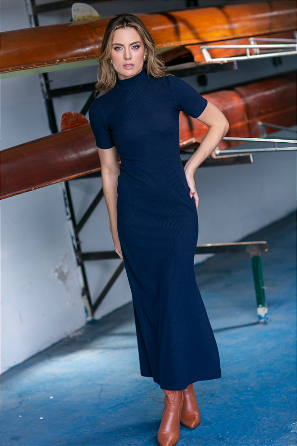 Vestido Longo Cotelê Soft Gola Alta Manga Curta com Fenda