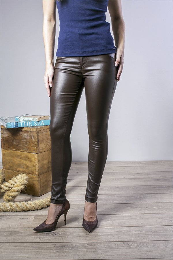 Calça Skinny Feminina Resinada com Elastano 5 Bolsos