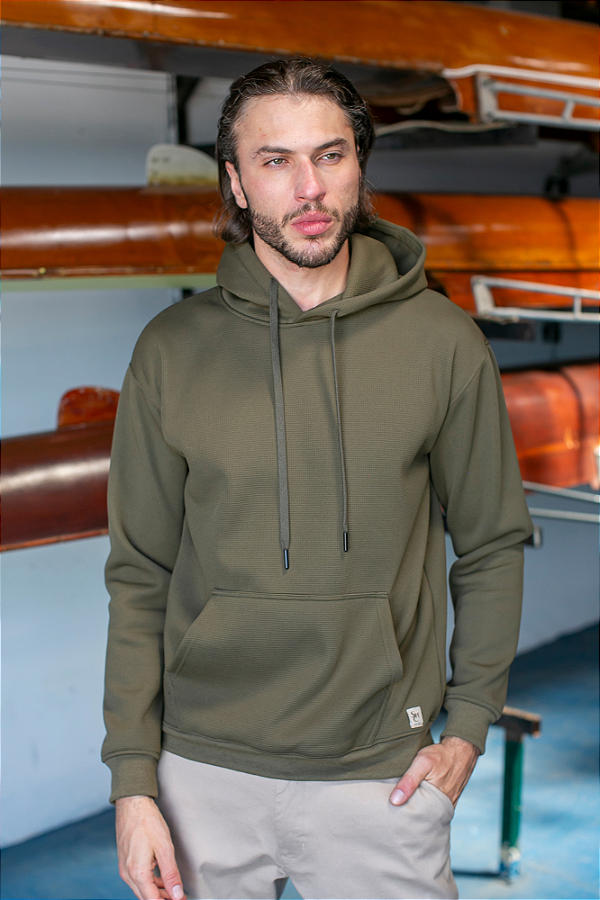 Blusa Masculina com Capuz e Bolso Canguru em Malha Texturizada Peluciada