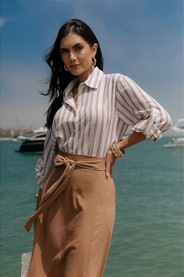 Camisa Feminina Listrada Manga Longa Com Martingale