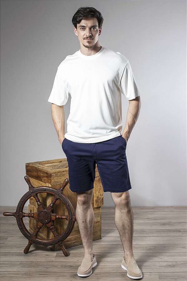 Bermuda Masculina Alfaiataria Em Sarja De Algodão Com Elastano