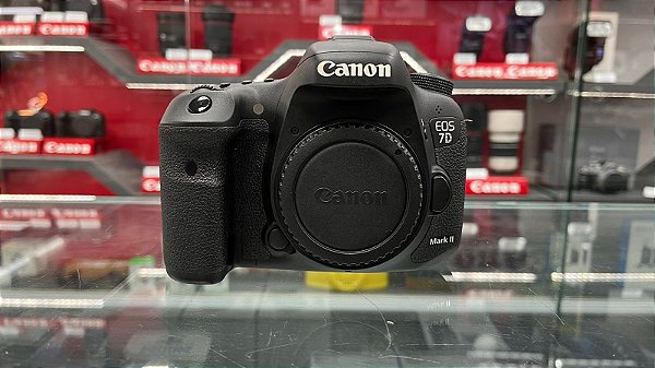 Camera Canon 7D Mark II Corpo Usada - aprox 12k cliques - Excelente Estado