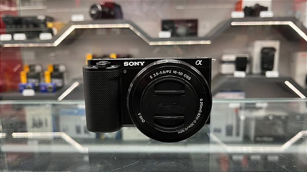 Câmera Digital Sony ZV-E10 c/Lente E 16:50mm OSS - Usada