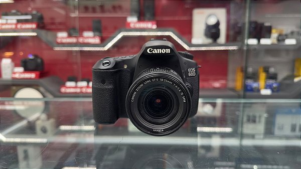 Camera Digital Canon EOS 60D c/ lente 18-55mm - Usada aprox. 15 mil cliques