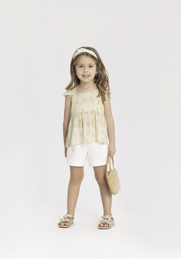 CONJUNTO INFANTIL MENINA COM BLUSA DE ALÇAS E SHORTS