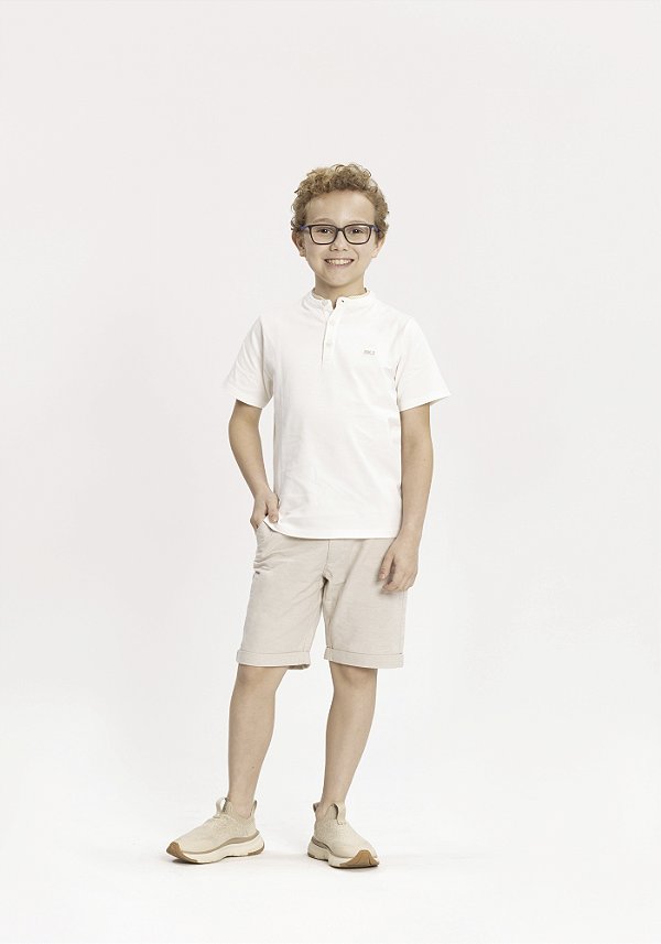 CONJUNTO INFANTIL COM CAMISA OFF WHITE E BERMUDA