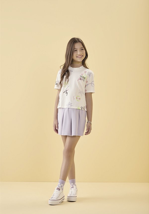 CONJUNTO INFANTIL MENINA COM BLUSA ESTAMPADA E SHORTS SAIA COM PREGAS