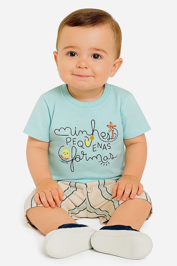 CONJUNTO CAMISETA EM MEIA MALHA PENTEADA E BERMUDA EM MOLETINHO LISTRADO