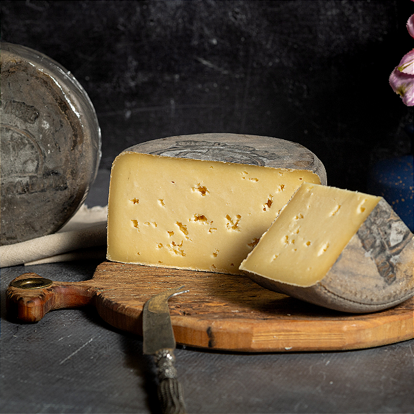 Queijo Artesanal Brasileiro Tropeiro - Fazenda Santa Luzia - Fração 250g
