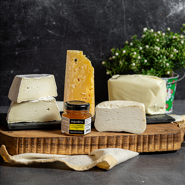 Kit de Queijos 4 Matrizes Leiteiras (770g total de queijo) + Mini Geléia de Presente