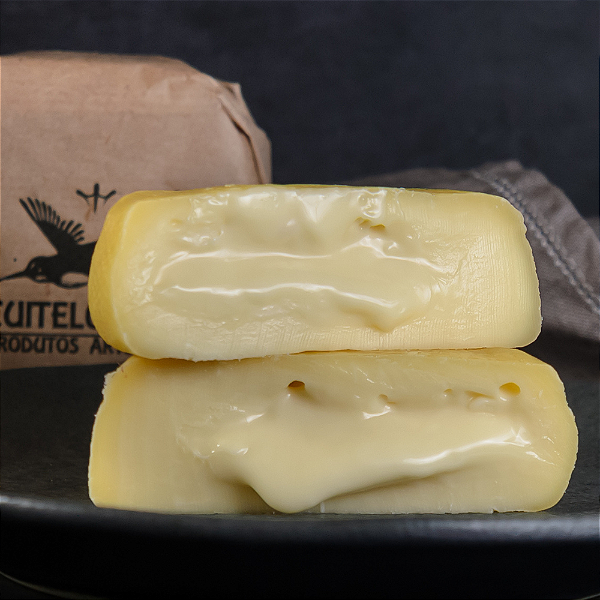 Queijo Cuitelinho - Artesanal de Leite Cru - casca mofada  -  170g