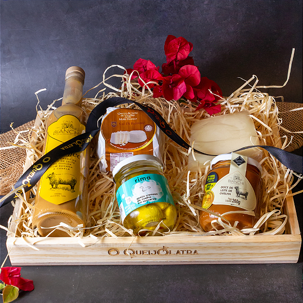 Cesta de Presente Especial – Tábua de Queijos de Ovelha + Licor + Doce de Leite