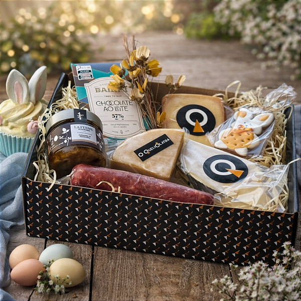 Cesta de Pascoa - 3 Queijos Artesanais + Chocolate da Bahia + Salame + Antepasto + Coelhinho de Biscoito