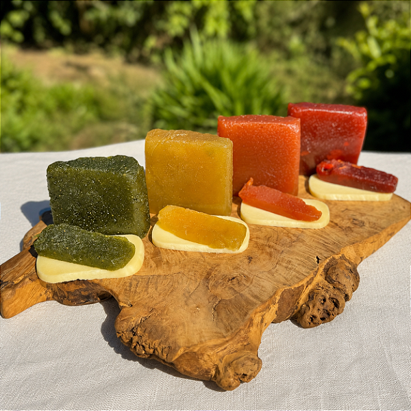 Kit com 4 doces na caixa de madeira - Figada, Laranjada Cascão, Marmelada e Goiabada Cascão - 400g cada caixa