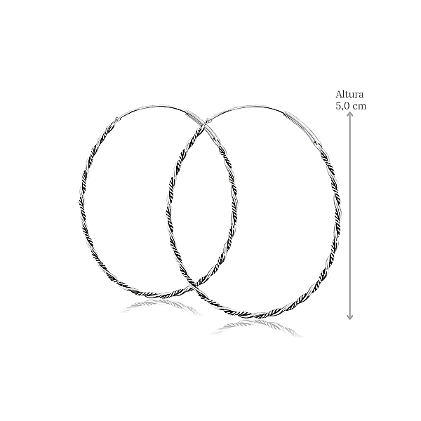 Brinco de Argola Oval Torcida em Prata 925