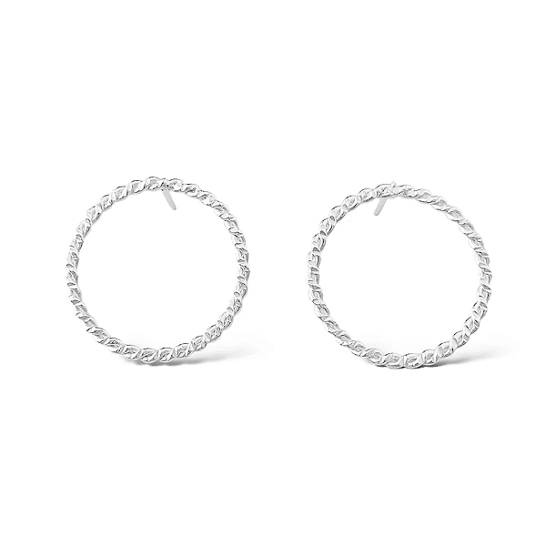 Brinco Círculo Trançado em Prata 925 Leve e Atemporal