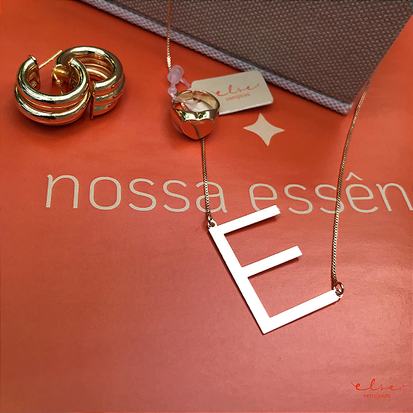 Colar Letra Transversal