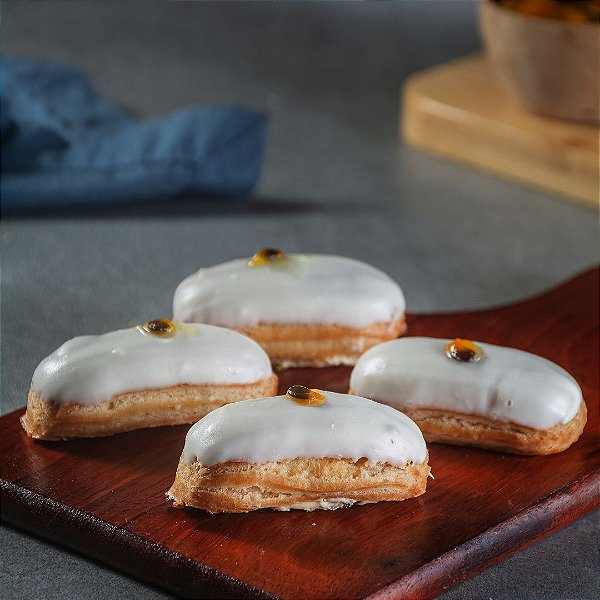 Éclair Mini de Creme de Maracujá com Chocolate Branco - 4 unidades