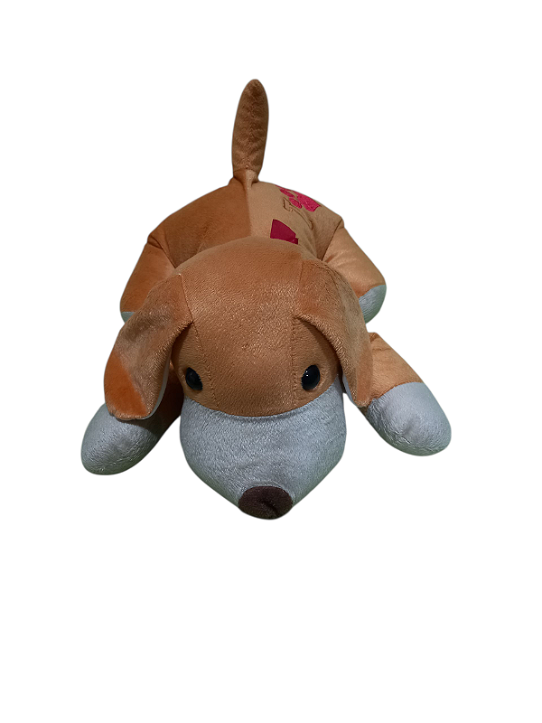 Cachorro pelúcia pequeno bege