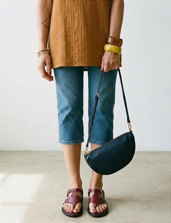 BOLSA EM COURO AZUL MARINHO