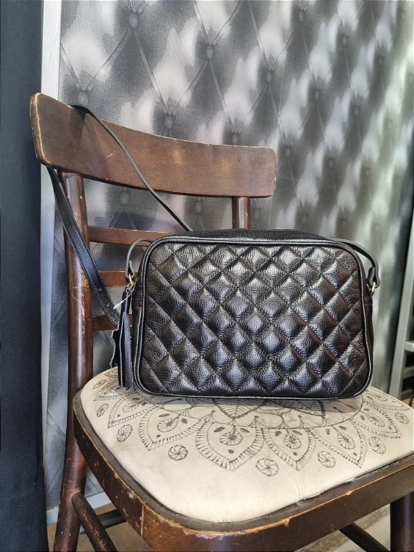 Bolsa preta matelassê