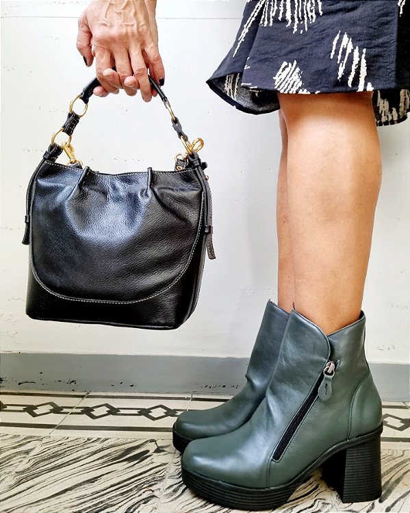 BOTA CINZA ESTILO ANKLEBOOT COM SALTO E PLATAFORMA