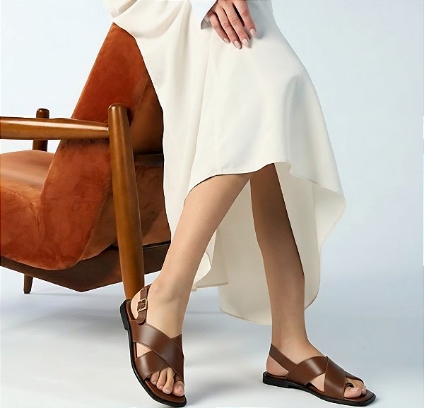 SANDALIA CAFÉ RASTEIRA EM COURO