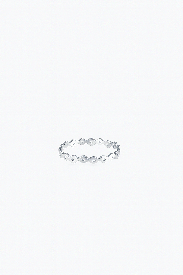 Anel triângulos vazados liso prata 925