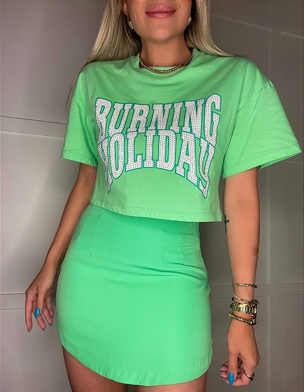 T-shirt Cropped Dinamarca Verde - Isa Baldo | Sua Loja de Roupas Femininas  Online - Moda Feminina