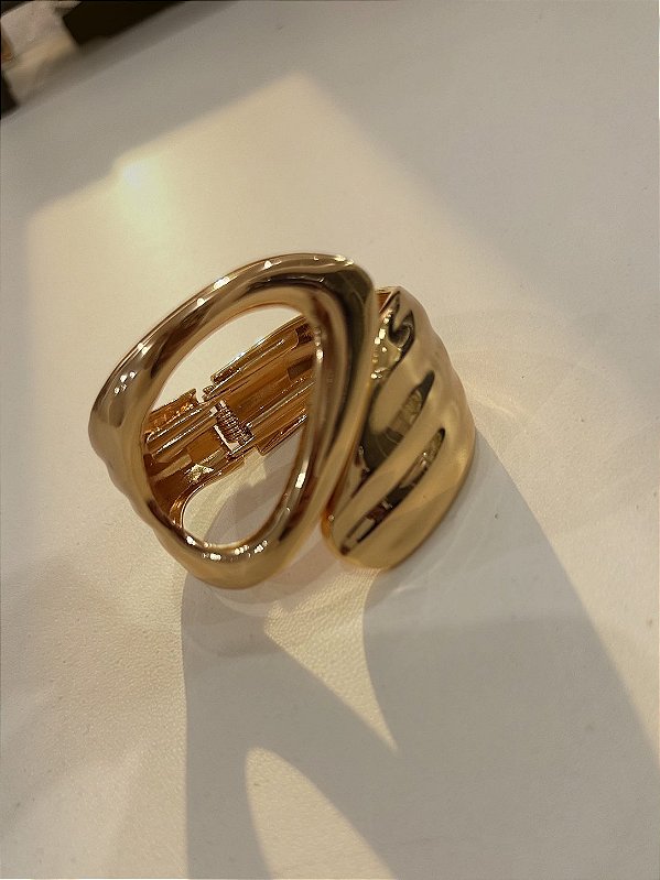 Bracelete Orgânico Assimétrico Dourado