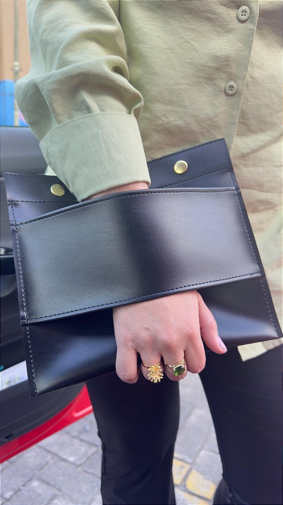 Clutch na cor Preta