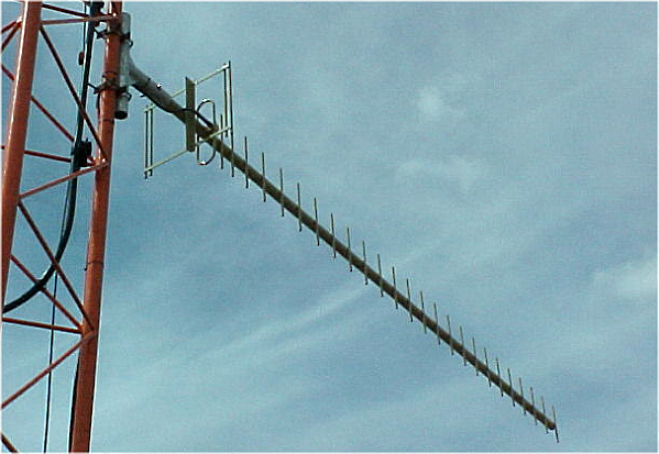ANTENA YAGI 360 - 400 MHz 17 dBi 27 ELEMENTOS Y38017-27SG