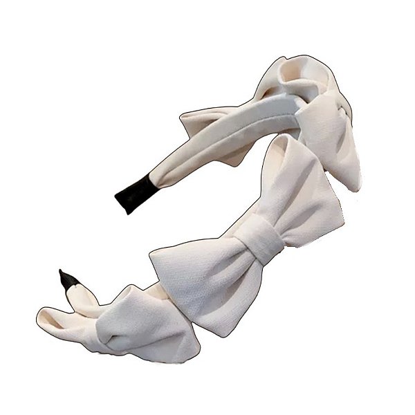 tiara doll off white