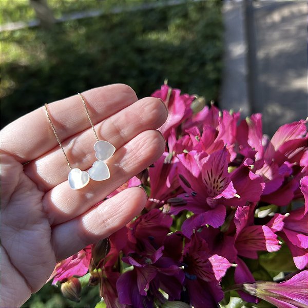 Colar 3 corações de madreperola